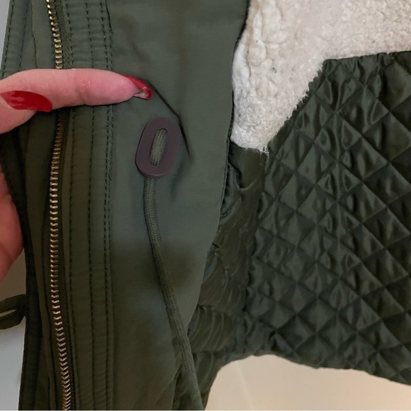 American eagle faux fur hooded sherpa lined quitted army green parka size M - Picture 7 of 15